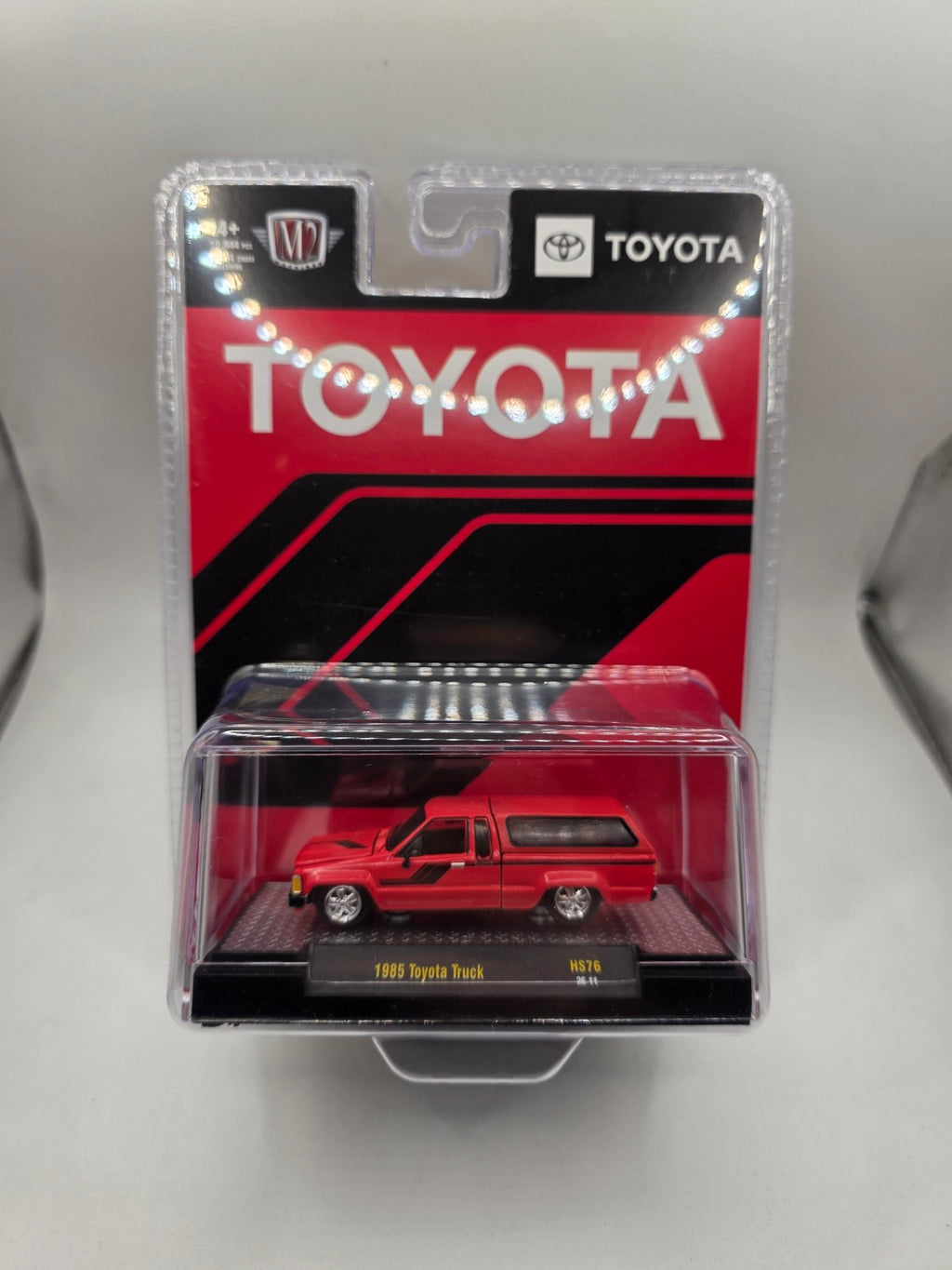 M2 Machines 1:64 1985 Toyota Truck with Camper Shell – Red- Hobby Exclusive - Jw Diecast